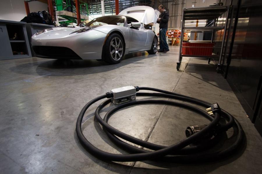  Tesla Roadster 2008 года  (фото 65 из 69)